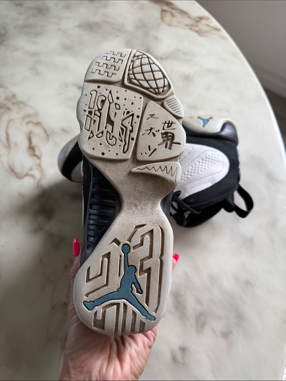 Jordan Basketball Shoes - Picture 5 of 6